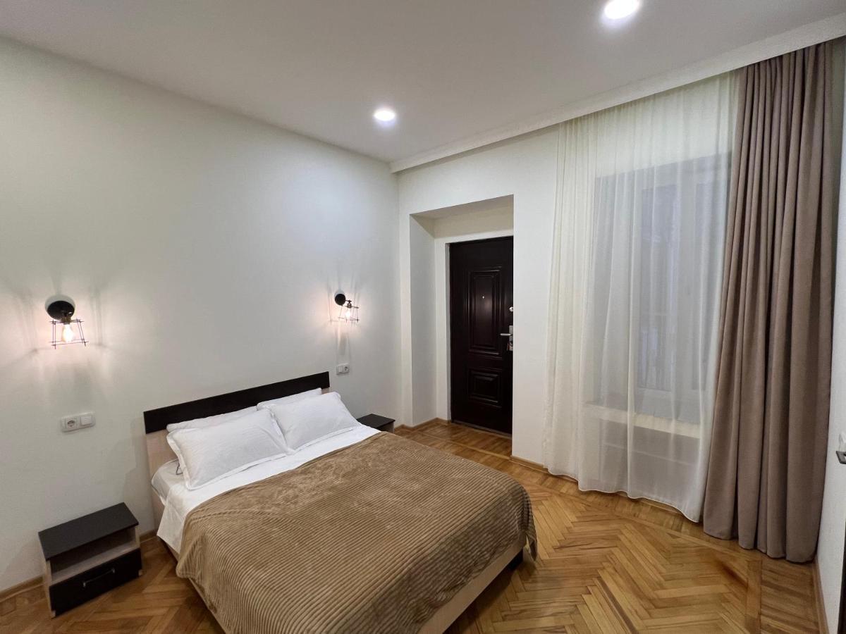 Cosy Apartment In Tbilisi Centre Екстер'єр фото