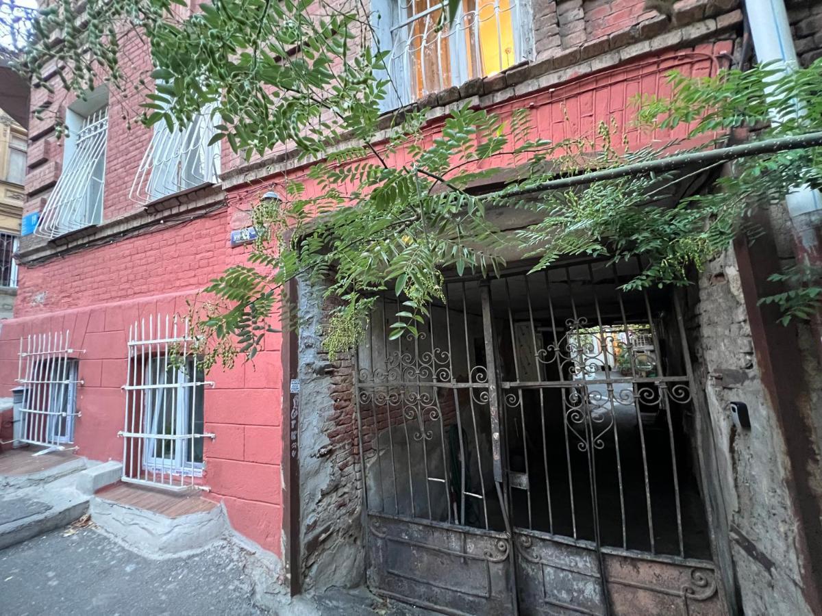 Cosy Apartment In Tbilisi Centre Екстер'єр фото