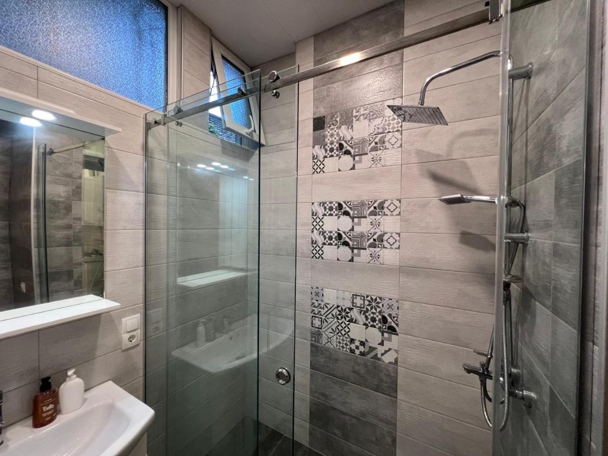 Cosy Apartment In Tbilisi Centre Екстер'єр фото