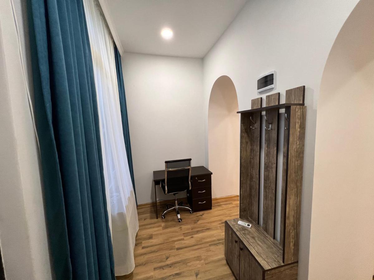 Cosy Apartment In Tbilisi Centre Екстер'єр фото